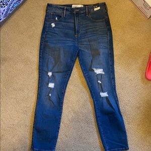 ⭐️BRAND NEW⭐️ Abercrombie and Fitch size 10 jeans